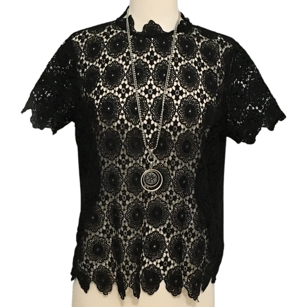 NWOT Who What Wear Lace Top